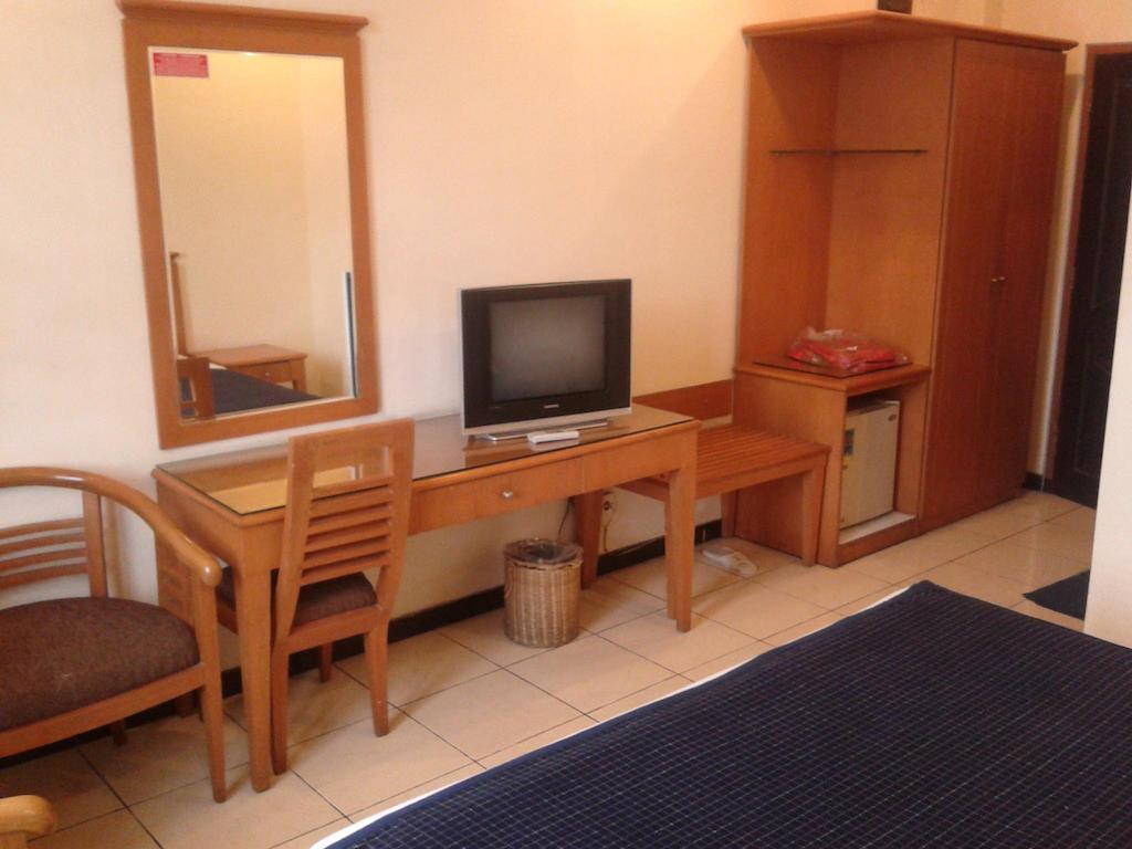 Hotel Fortuna Surabaya Værelse billede