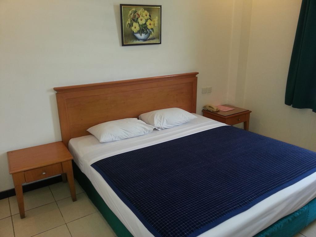 Hotel Fortuna Surabaya Værelse billede