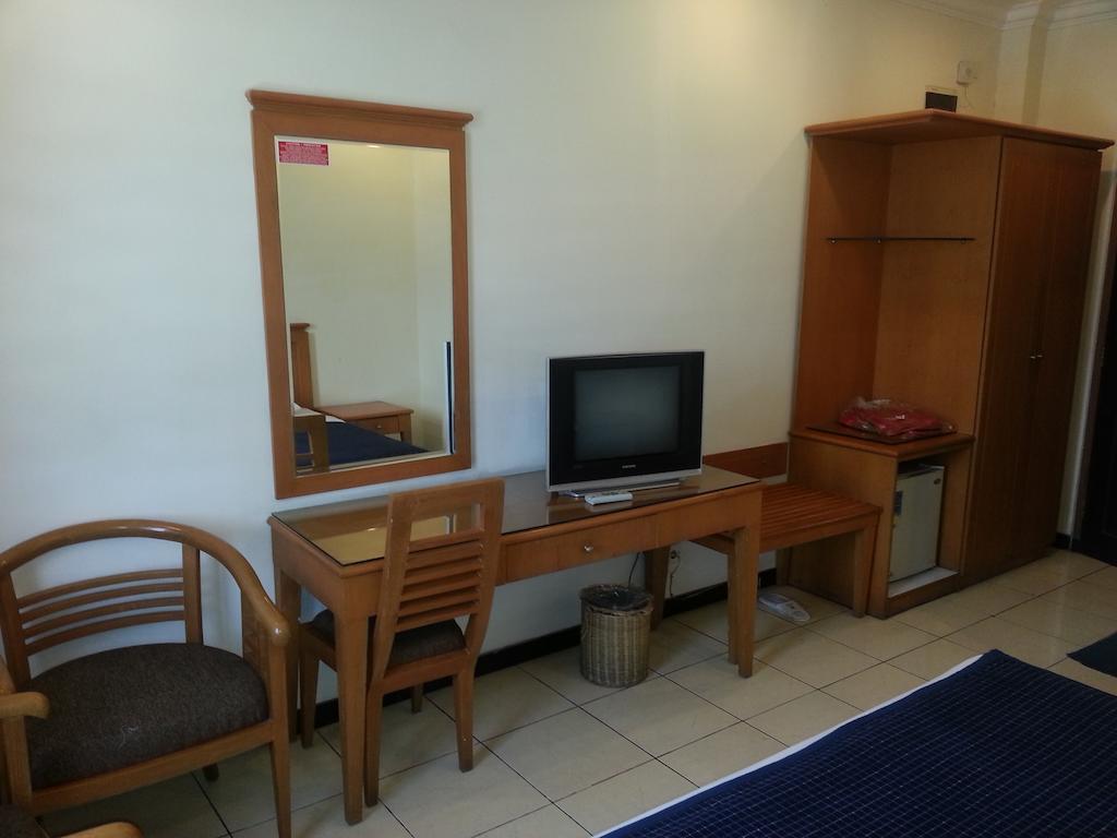 Hotel Fortuna Surabaya Værelse billede